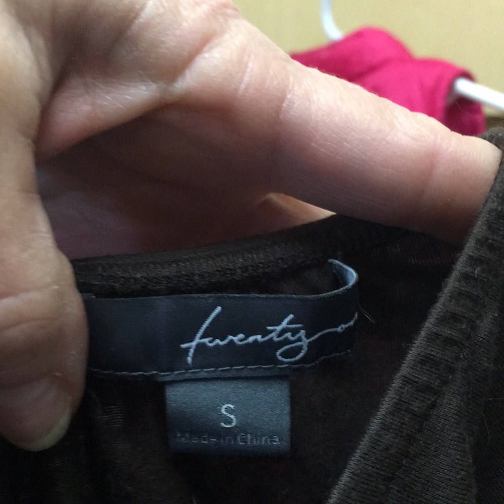 Shirt - Picture 5 of 5